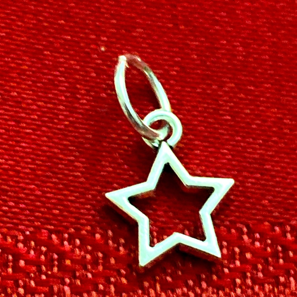 5/$10❤️❤️❤️NEW TIBETAN SILVER STAR CHARM PENDANT